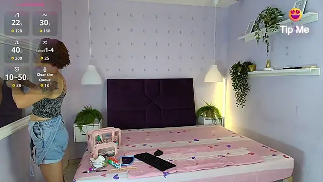Snapshot of Sofiawonderr chatting on 07-07-26, 10:14 Sofiawonderr online show from 07-07-26, 10:14