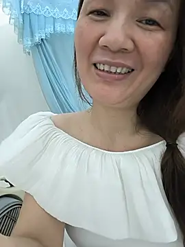 Lye lovely online show from 07-05-26, 04:52