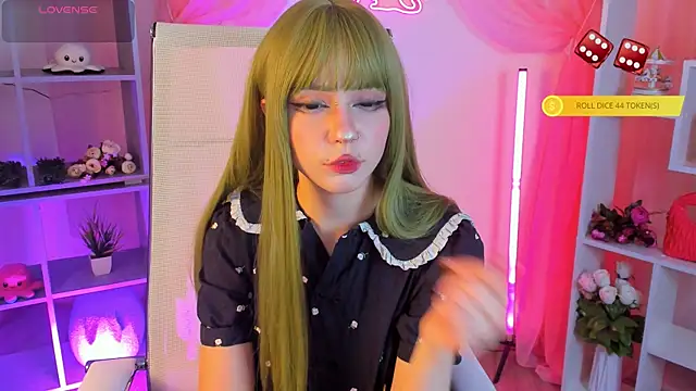 YunaLeaf online show from 05-24-26, 09:09
