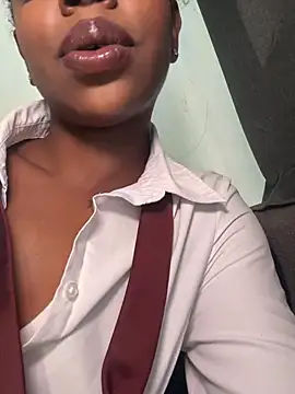 Snapshot of Ali-Allure chatting on 05-30-26, 05:15 Ali-Allure online show from 05-30-26, 05:15