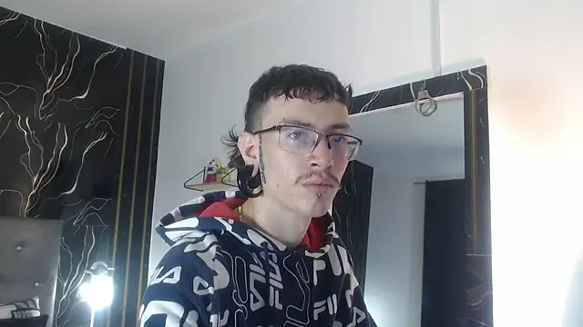 Snapshot of Ryan_Owenss chatting on 07-03-26, 03:35 Ryan Owenss online show from 07-03-26, 03:35