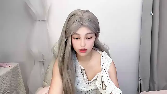 jiangjiang2005 online show from 06-25-26, 11:59