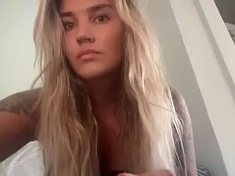 Snapshot of thebeachyblonde chatting on 07-08-26, 10:58 thebeachyblonde online show from 07-08-26, 10:58