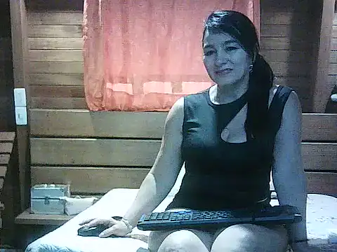Snapshot of Anlly_garcia002 chatting on 06-10-26, 11:03 Anlly garcia002 online show from 06-10-26, 11:03