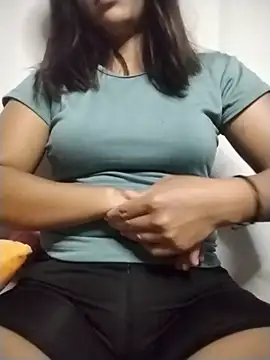 Blushmuse23 online show from 07-18-26, 11:47