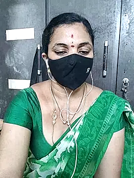 Snapshot of Leela_555 chatting on 06-18-26, 11:14 Leela 555 online show from 06-18-26, 11:14