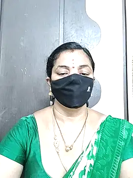 Snapshot of Leela_555 chatting on 06-25-26, 05:23 Leela 555 online show from 06-25-26, 05:23