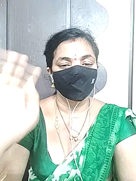 Snapshot of Leela_555 chatting on 06-25-26, 08:35 Leela 555 online show from 06-25-26, 08:35