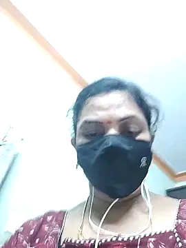 Snapshot of Leela_555 chatting on 06-28-26, 05:35 Leela 555 online show from 06-28-26, 05:35