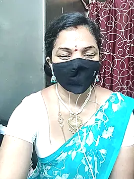 Snapshot of Leela_555 chatting on 07-06-26, 05:15 Leela 555 online show from 07-06-26, 05:15