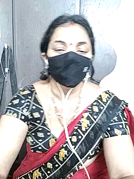 Snapshot of Leela_555 chatting on 07-08-26, 11:15 Leela 555 online show from 07-08-26, 11:15
