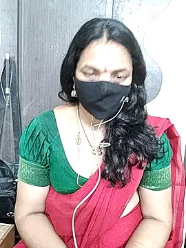 Snapshot of Leela_555 chatting on 07-13-26, 04:04 Leela 555 online show from 07-13-26, 04:04