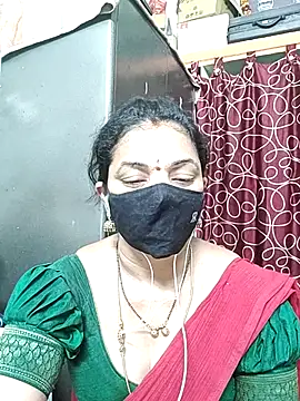 Snapshot of Leela_555 chatting on 07-13-26, 11:18 Leela 555 online show from 07-13-26, 11:18