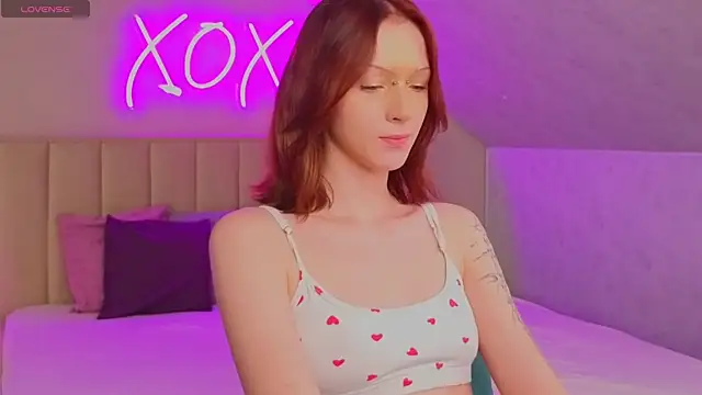 Snapshot of Nelly-May chatting on 07-18-26, 12:59 Nelly-May online show from 07-18-26, 12:59