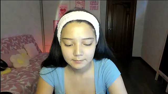 Snapshot of milana_marttt chatting on 07-13-26, 02:31 milana marttt online show from 07-13-26, 02:31
