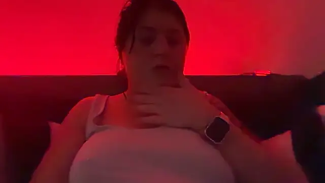 LucyLou31 online show from 06-15-26, 07:38