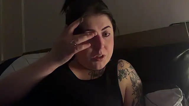 LucyLou31 online show from 06-18-26, 12:55
