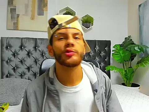 CHRIS GREY online show from 06-17-26, 06:31