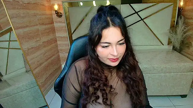 Snapshot of Kiara_Moon_r chatting on 07-14-26, 03:11 Kiara Moon r online show from 07-14-26, 03:11