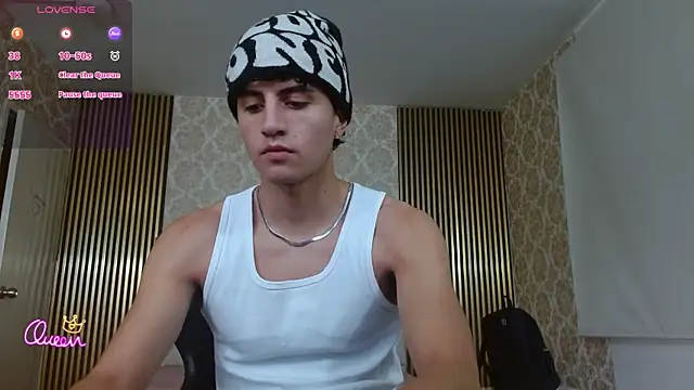Snapshot of Kyler_tay chatting on 06-27-26, 11:37 Kyler tay online show from 06-27-26, 11:37