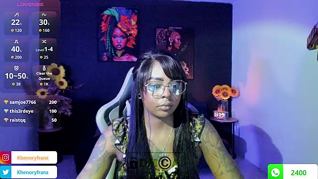 Snapshot of Nefertiti chatting on 10-24-25, 12:41 Nefertiti online show from 10-24-25, 12:41