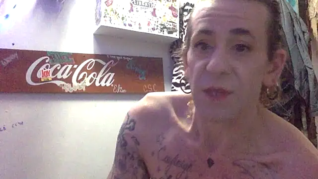 Snapshot of VanillaSnowcones chatting on 06-06-26, 06:45 VanillaSnowcones online show from 06-06-26, 06:45