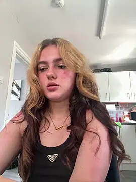 naughtygirl6989 online show from 05-26-26, 10:44