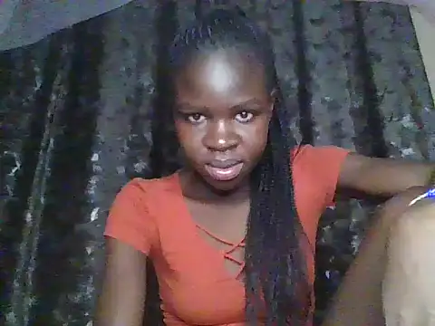 Snapshot of small_diva chatting on 05-30-26, 07:55 small diva online show from 05-30-26, 07:55