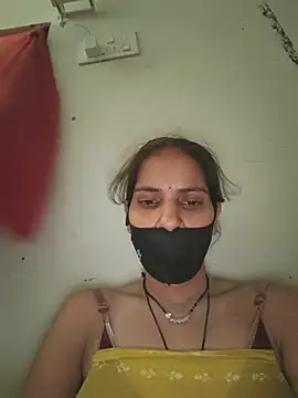 Snapshot of Neha-ji chatting on 07-04-26, 05:35 Neha-ji online show from 07-04-26, 05:35