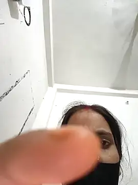 Snapshot of Neha-ji chatting on 07-10-26, 02:30 Neha-ji online show from 07-10-26, 02:30