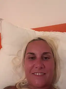 Sofia beee online show from 06-26-26, 10:58