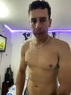 Snapshot of jhuan99 chatting on 06-11-26, 07:45 jhuan99 online show from 06-11-26, 07:45