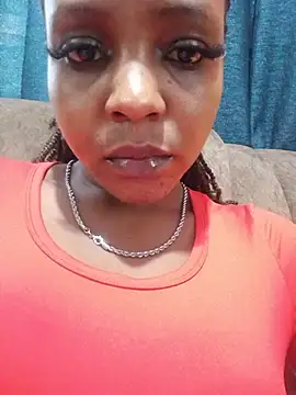 Snapshot of Queen_pretty2 chatting on 07-06-26, 04:53 Queen pretty2 online show from 07-06-26, 04:53