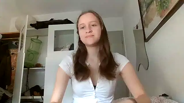 Snapshot of SoftieSophie chatting on 06-24-26, 06:01 SoftieSophie online show from 06-24-26, 06:01