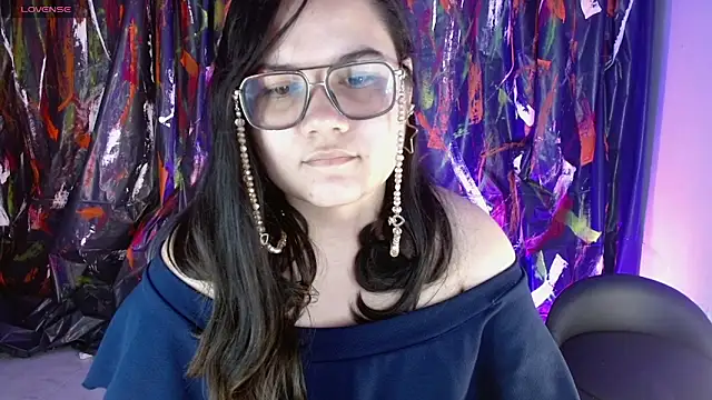 Snapshot of Miss__cherry_ chatting on 05-27-26, 01:19 Miss cherry online show from 05-27-26, 01:19