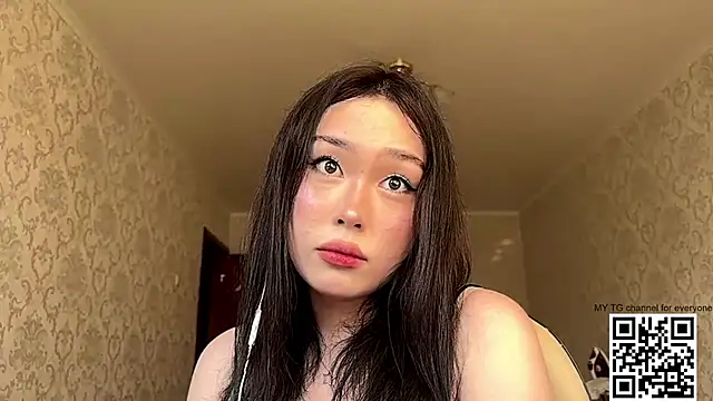 Snapshot of LilowNax chatting on 06-19-26, 02:10 LilowNax online show from 06-19-26, 02:10