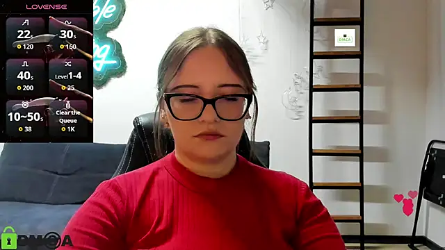 Snapshot of JuliNy_x chatting on 06-30-26, 01:34 JuliNy x online show from 06-30-26, 01:34