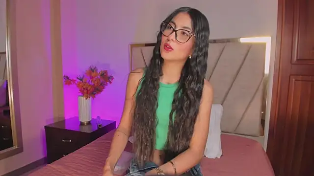 Snapshot of KatherinSky chatting on 07-06-26, 06:10 KatherinSky online show from 07-06-26, 06:10