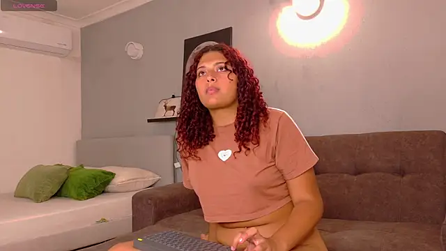 Snapshot of AmeliaLaurent_ chatting on 06-25-26, 11:53 AmeliaLaurent online show from 06-25-26, 11:53