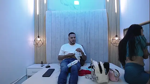 CarolinaySebas online show from 06-08-26, 12:38