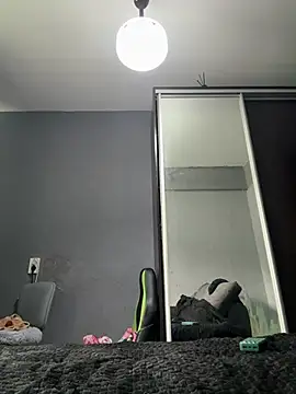 lisacryss3 online show from 06-12-26, 07:18