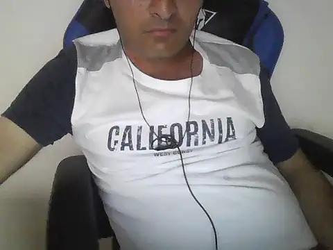 Snapshot of ecuabi chatting on 05-25-26, 09:32 ecuabi online show from 05-25-26, 09:32