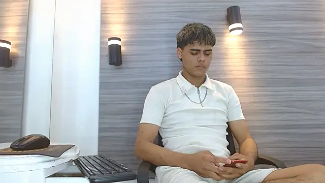 LeleHott01 online show from 06-24-26, 02:32
