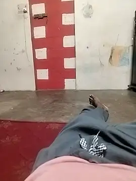 Snapshot of bossmagi chatting on 11-11-25, 10:15 bossmagi online show from 11-11-25, 10:15