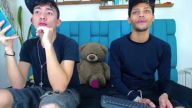 STRANGER BOYS online show from 07-11-26, 11:06