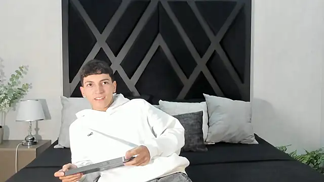 Gian Rossi online show from 06-19-26, 11:14