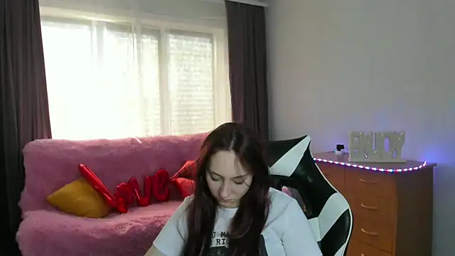 Snapshot of ModelGyrl chatting on 06-04-26, 02:39 ModelGyrl online show from 06-04-26, 02:39