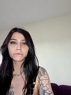 Snapshot of alynnafem chatting on 06-18-26, 10:47 alynnafem online show from 06-18-26, 10:47