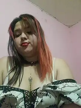 Snapshot of curvy_latina chatting on 07-10-26, 03:00 curvy latina online show from 07-10-26, 03:00