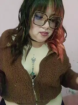 Snapshot of curvy_latina chatting on 08-05-26, 06:44 curvy latina online show from 08-05-26, 06:44